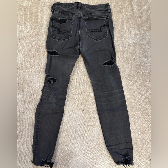 AEO Skinny Extra Stretch Hi-Rise Distressed Jeggings - Size 6 - Picture 3 of 7